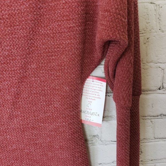 NWT Blue Blush Form fitting/off the shoulder dress - Picture 7 of 8